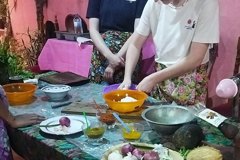 Kandy: Traditional cooking class in a village with transport