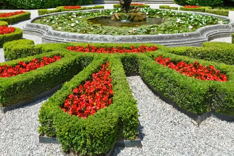 From Milan: Lakeside villas on Lake Como with ferries