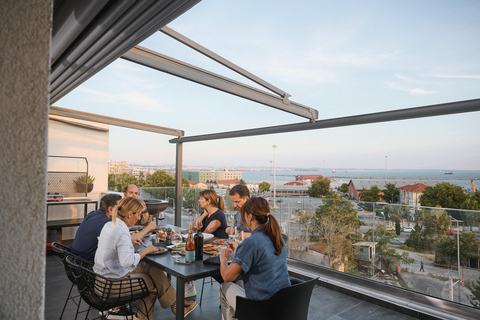 Thessaloniki: Cooking & Wine Tasting with Dockside Views