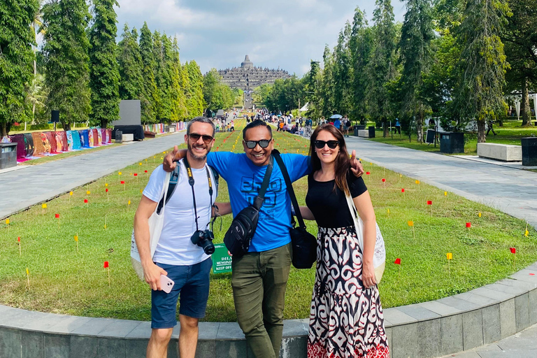 Stumbu Hill Sunrise, Borobudur & Prambanan Yogyakarta: Borobudur Sunrise & Craft Workshop Tour