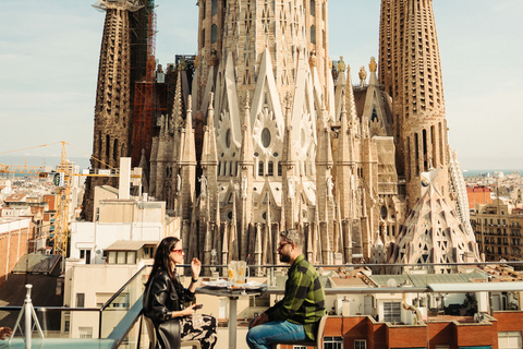 Barcelona: Sagrada Familia Evening Tour with Cava