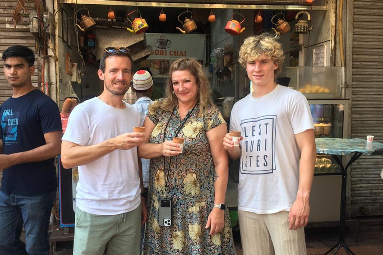 Delhi: Akshardham Light & Water Show Private Tour w/ Options Tour with Guide & AC Car: Akshardham Temple Only