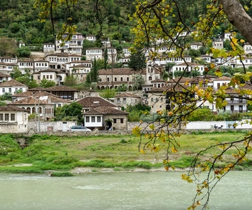Saranda: Berat 2-Day Tour with Accommodation and Meals