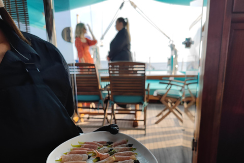 From Athens: Agistri, Moni, and Aegina Yacht Tour with Lunch