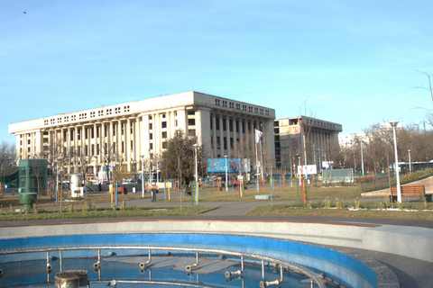 Las cicatrices del comunismo en Bucarest - tour a pie privado de medio díaLe ferite del comunismo - tour in italiano