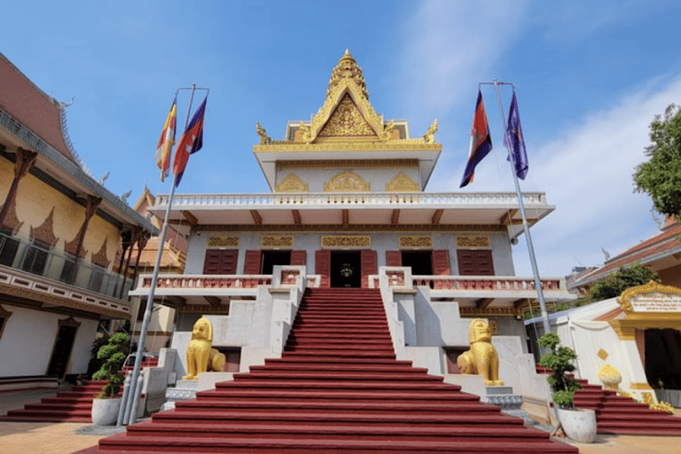 Royal Palace, National Museum, Russian Market & Wat Phnom Option 1: Private Tour with Tuk-Tuk Driver