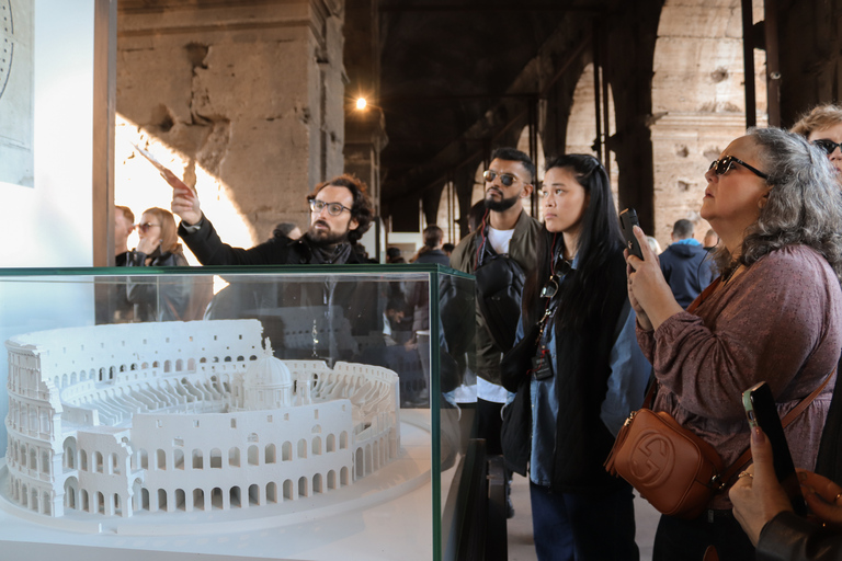 Rom: Colosseum Colosseum, Forum Romanum och Palatinerberget Guidad tur