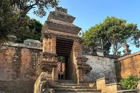 Yogyakarta: Walking Tour of Kotagede the Capital City