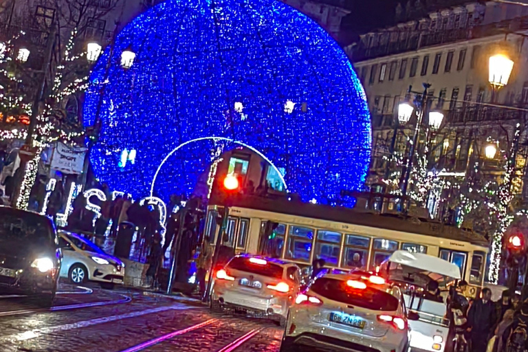 Lisbon: Private full Day Sightseeing tour by tuk-tuk.