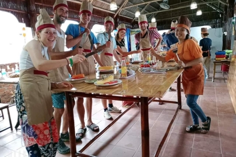 Hoi An/DaNang : Cours de cuisine végétarienne et tour en bateau à corbeillePetit groupe Départ de Da Nang Retour Da Nang