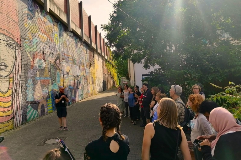 Muren van Verwondering: Begeleide Streetart Wandeltocht CGNMuren van Verwondering: De levendige straatkunst van Keulen