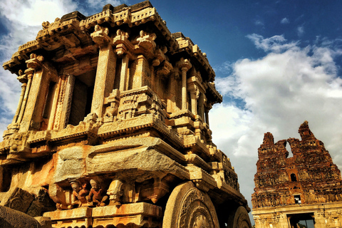 De Aurangabad: Tour particular por Hampi, Badami, Ajanta e ElloraTour com carro e motorista com ar condicionado.