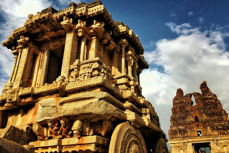 De Aurangabad: Tour particular por Hampi, Badami, Ajanta e ElloraTour com carro e motorista com ar condicionado.