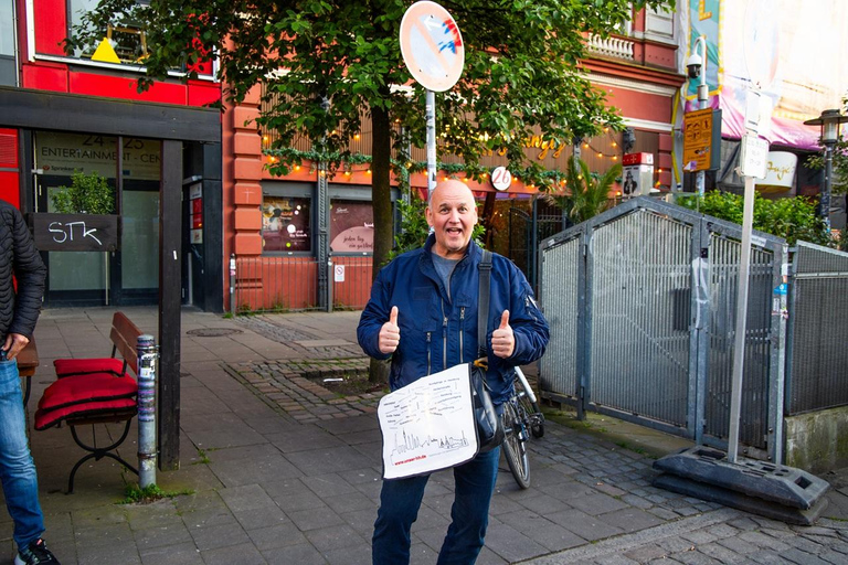 Hamburg: St. Pauli Green Bunker Tour in German