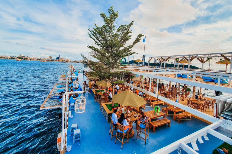 Pattaya: Floating Cafe & Optional Squid Fishing