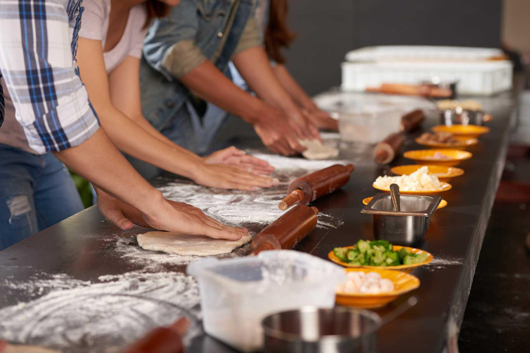 Mykonos: Corso di cucina tradizionale con la gente del postoGruppo privato