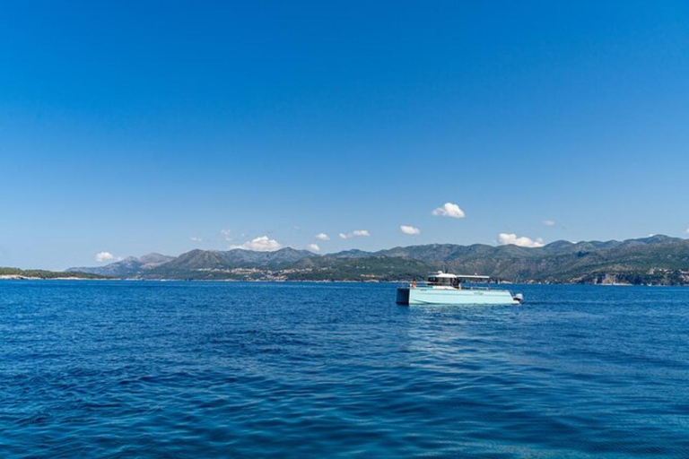 Dubrovnik: Blaue-Höhle-Katamaran-Tour mit Getränken und Schnorcheln