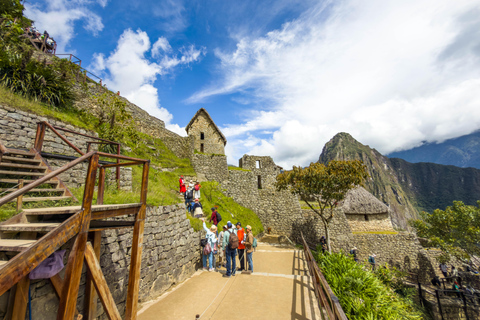 Machu Picchu: Circuit 2A (Classic Route) + Bus & Local Guide Last-Minute: Circuit 3B with Guide Included