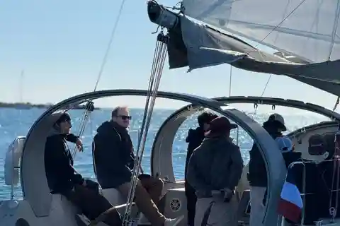 Golfe-Juan: Ontdek de kunst van het zeilen tijdens een panoramische cruise