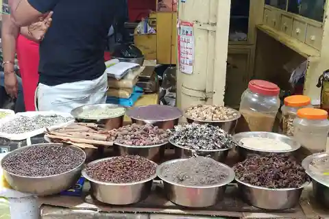 Jaipur: Food Tour and Indian Movie Experience