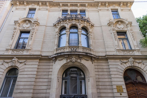 Palace District Evening Culinary, Wine, and History Walk Small Group Dinner Walk