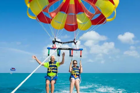 Hurghada: Speedboat Parasailing Adventures & Hotel Pick up