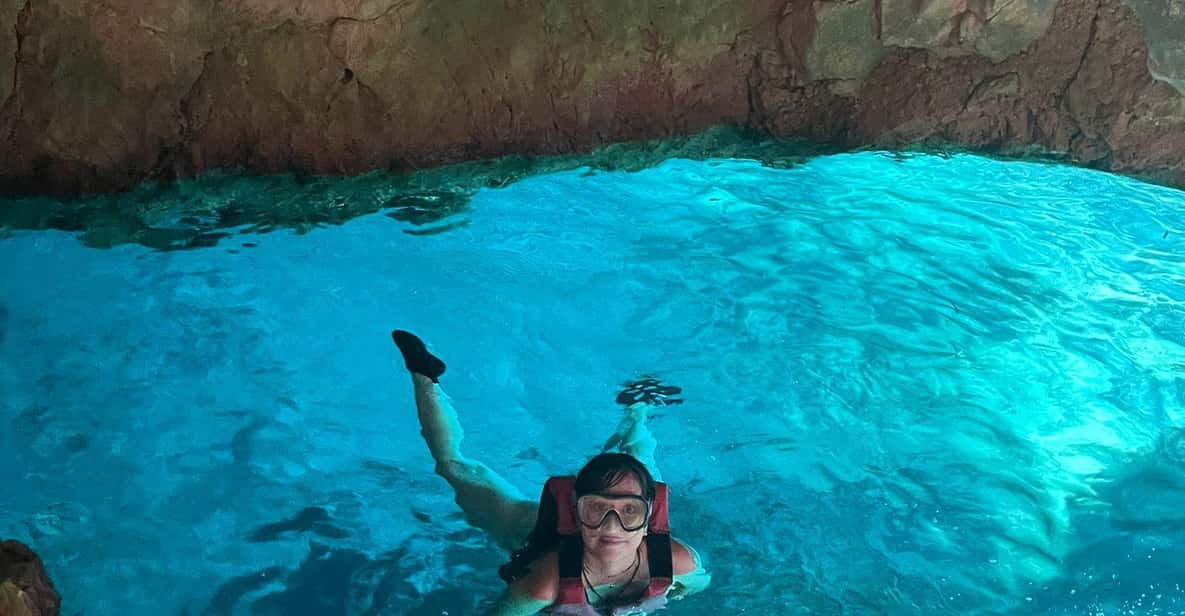 Afbeelding 7 van Cala Granadella: Cala en Caló Zeegrot Snorkel & Kajak Tour