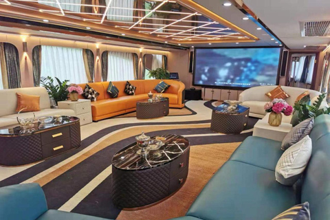 Guilin: Li River Cruise to Yangshuo with Hotel Pickup Li River 5-Star Cruise Upper Deck with Hotel Pickup