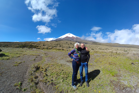 Quito: Cotopaxi Volcano Hike and Limpiopungo Lagoon Tour