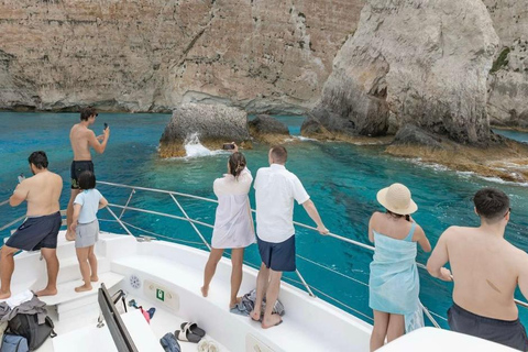 Zakynthos: Shipwreck Beach & Blue Caves Land and Sea Tour