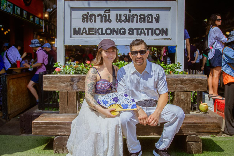 Bangkok:Floating Market & Maeklong Train Market Premium Tour