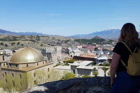 Tbilisi: Vardzia Caves, Rabati Castle and Borjomi Day Trip