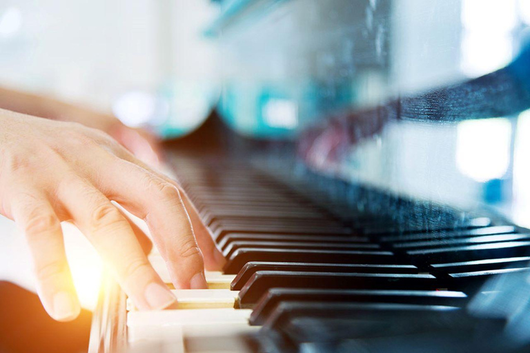 Sydney Harbour: 3-Hour Lunch Cruise with Live Music