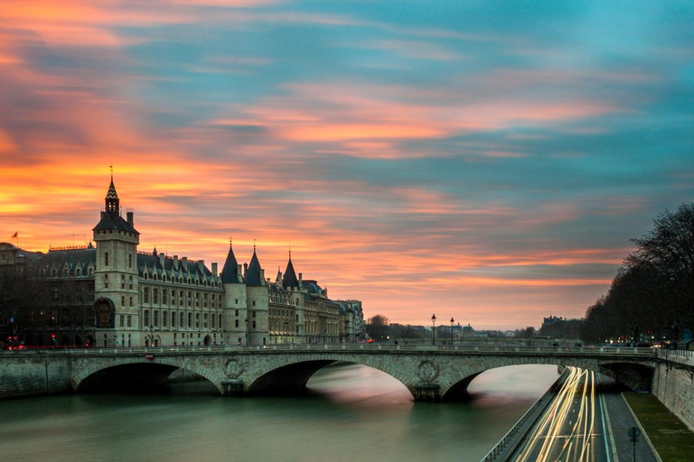 Paris: Louvre Museum Entry Ticket and Seine River Cruise Louvre Museum Ticket and Seine Cruise