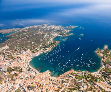 From Roses: Boat trip and visit Cadaqués all day
