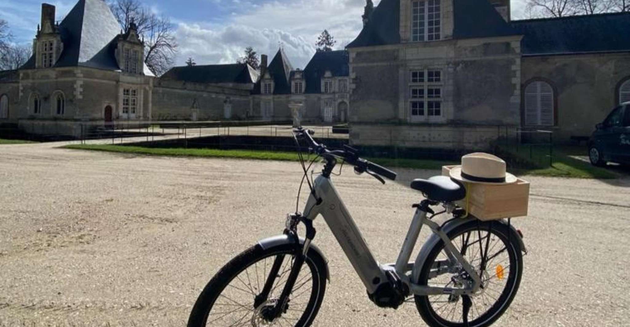 Da Amboise, tour guidato di un giorno intero in bici elettrica a Chambord - Hizvo