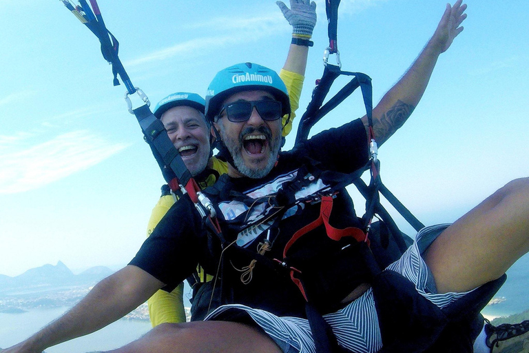 Rio de Janeiro: Paragliding in Niterói with experienced instructors