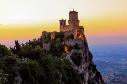 Entdecke die Geheimnisse von San Marino: In-App Audio Tour
