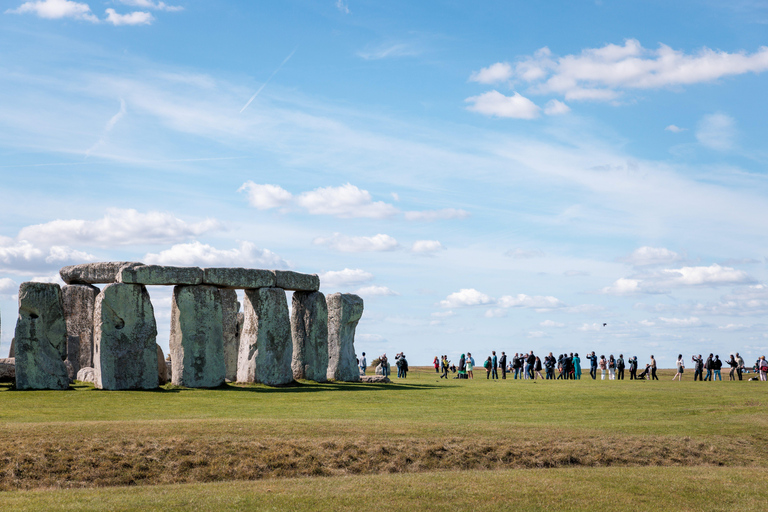 London: Stonehenge and Bath Guided Full-Day Tour Tour with Stonehenge Entry Ticket Included