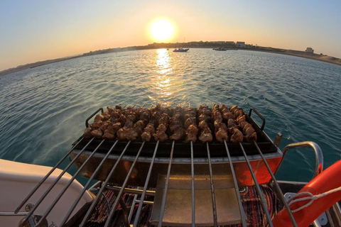 Hurghada: Couples & Families Sunset Cruise with Dinner