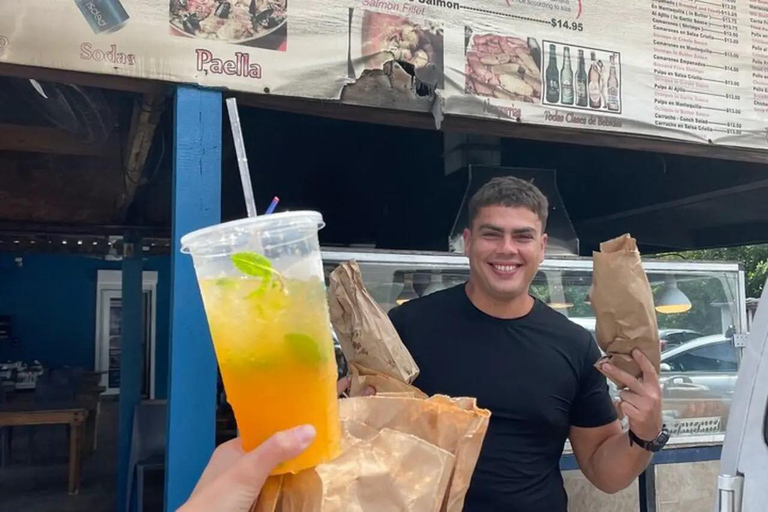 El Yunque &amp; Piñones Tour; Caminha, come e relaxa como um local