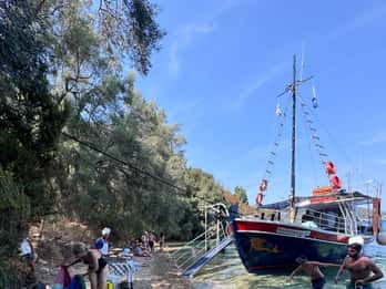 Desde Nydri: crucero con excursión por las islas y almuerzo barbacoa en la playa