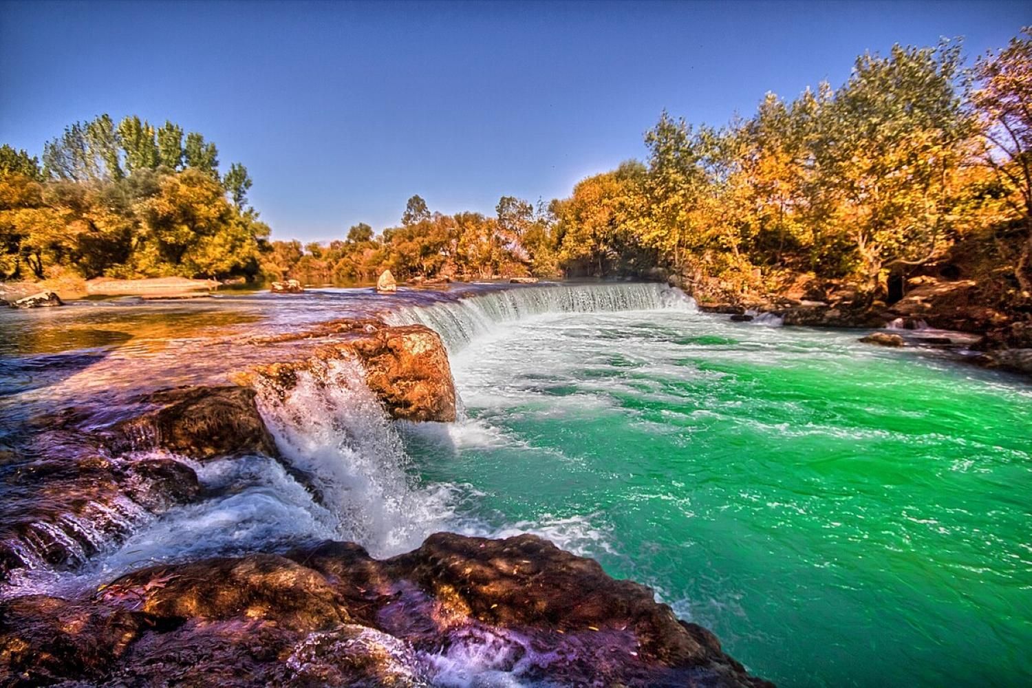 Manavgat-Flussfahrt, geheimer Wasserfall & Großer Basar – Tour