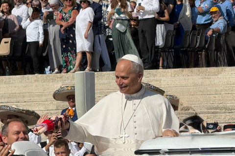Rome: Papal Audience Guided Tour with Reserved Access