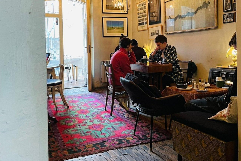 Yerevan: Highlights and Culture Walking Tour with Tastings