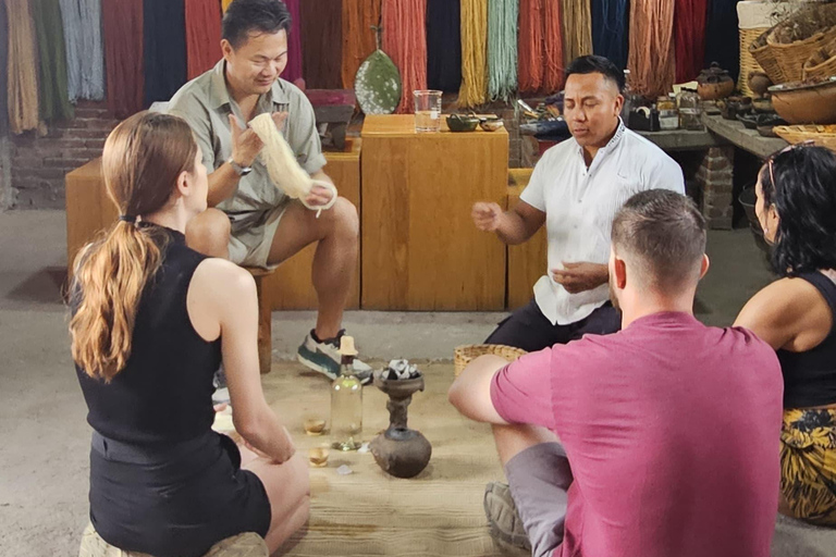 Mezcal and Traditions Route: Tree of Tule, Teotitlan Village, and Distillery Mezcal and Its Traditions Tour: Tree of Tule, Teotitlán, and Distillery