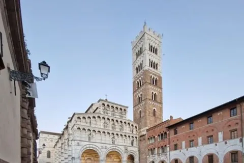 Lucca: tour tra storia, arte e leggende! (Tour di 2 ore)