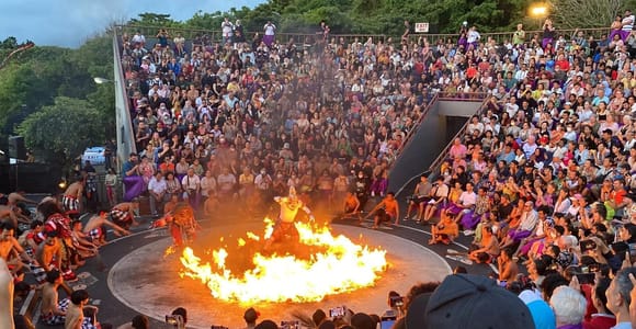 Uluwatu Temple Entry & Sunset Kecak Fire Dance Show Ticket