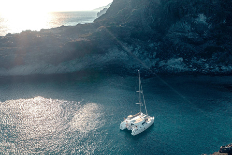 Santorini: Catamaran Caldera Cruise with Meal and Drinks Romantic Sunset Cruise