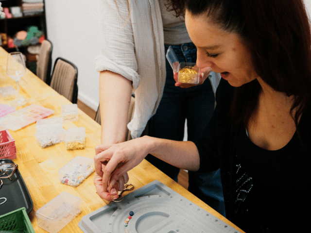 Munich: Jewelry-Making Workshop with Prosecco